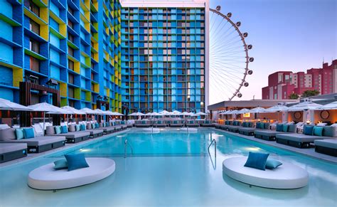 the linq hotel & casino pool